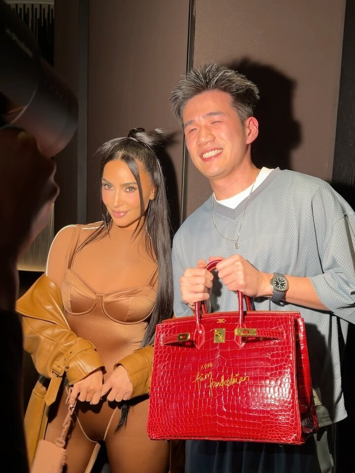 birkin_ypografi_kim_kardashian_1_5c1fb8d80058d420.jpg