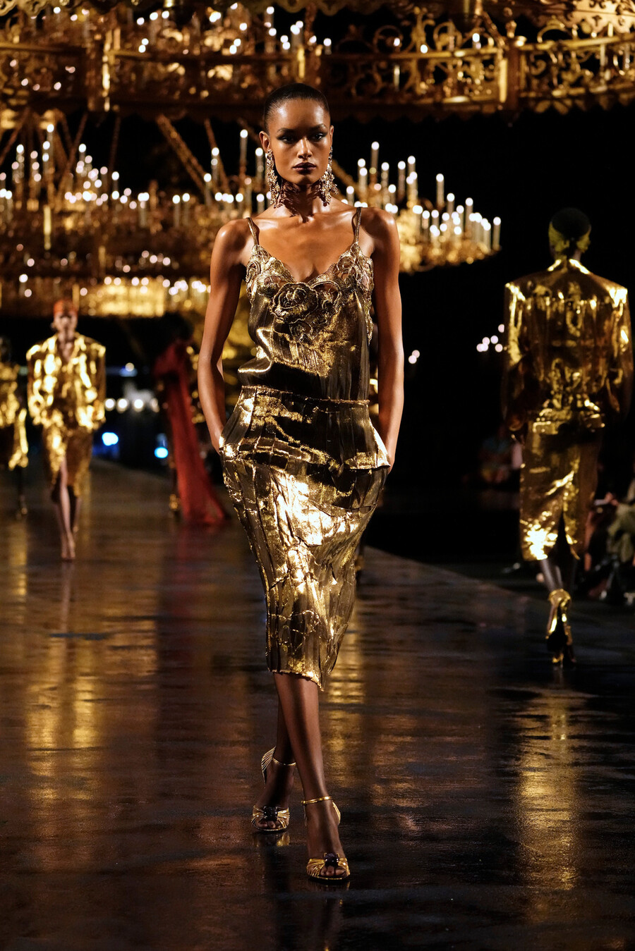 saint_laurent_6_6bc01d67d19beab4.jpg
