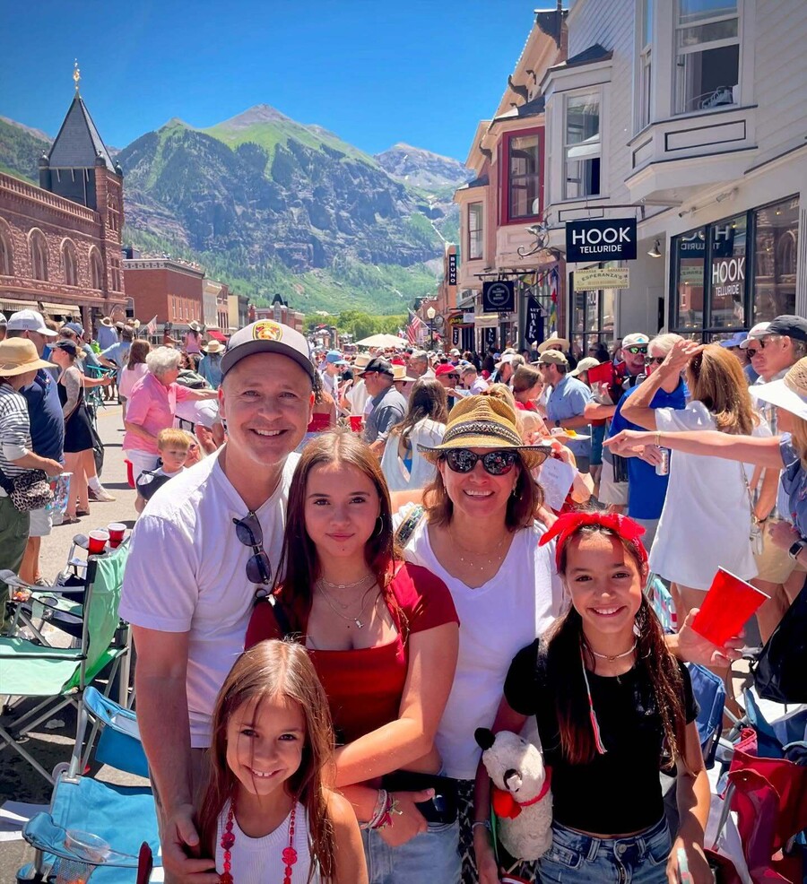 chad_lowe_family_2_c7d3c174e7b983ce.jpg