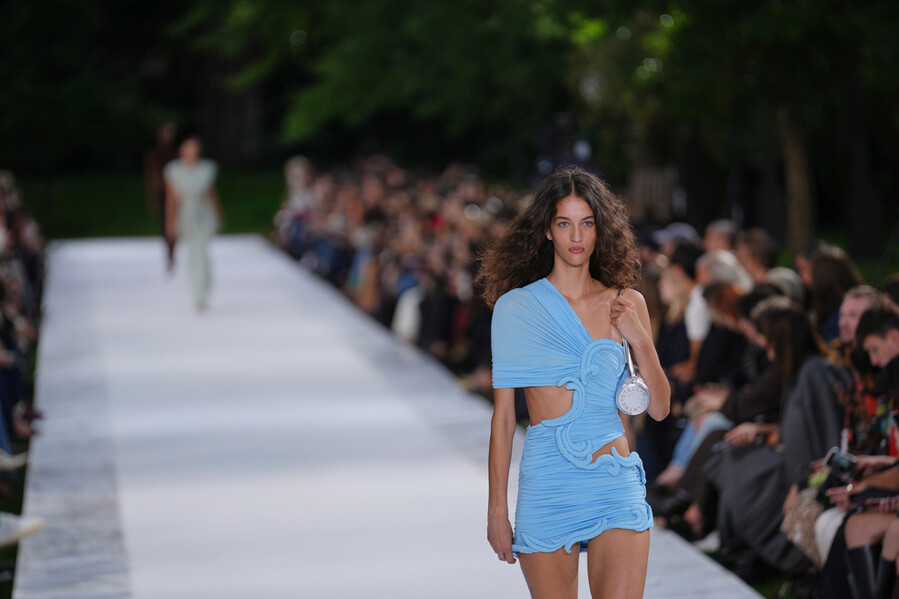 stella_mccartney_show_20_2d44e28d21ac7b9f.jpg