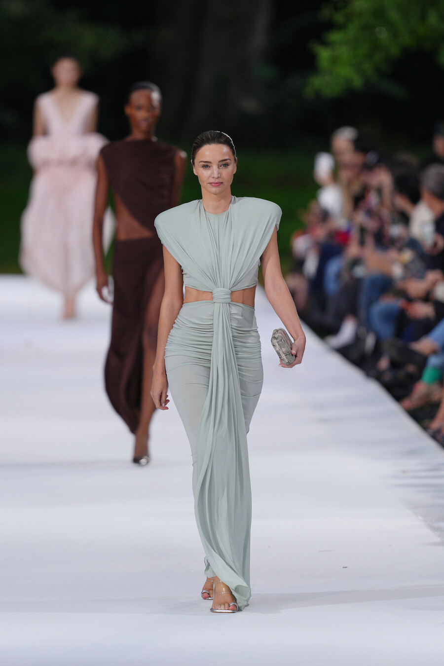stella_mccartney_show_5_0e25a1d0a92ce21c.jpg