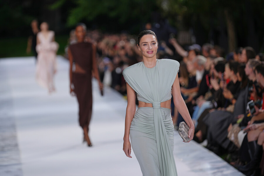 stella_mccartney_show_6_eae89c9f14e56e13.jpg