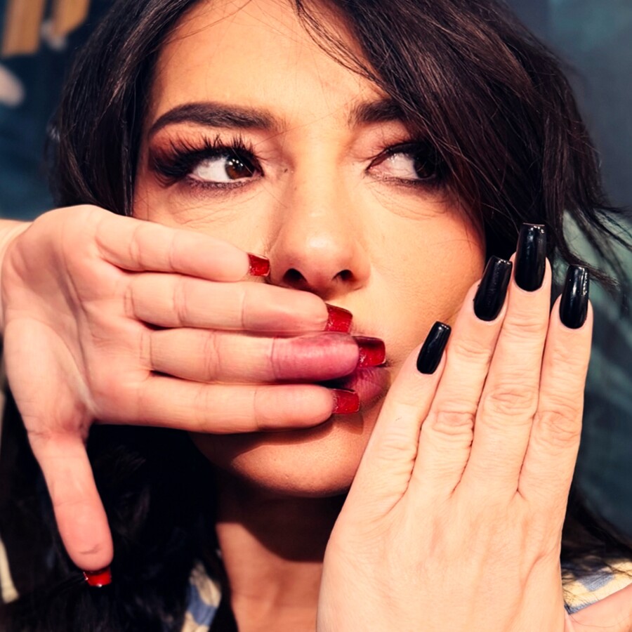 zarifi_louboutin_nails_730e9862f1830cc5.jpg