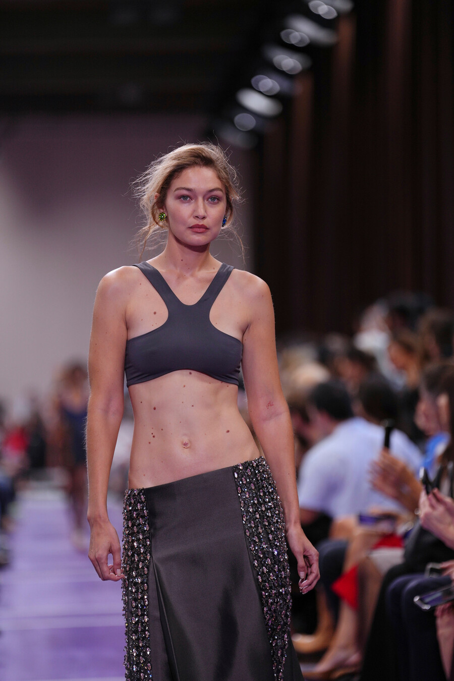 gigi_hadid_bddb95eb8ca07349.jpg