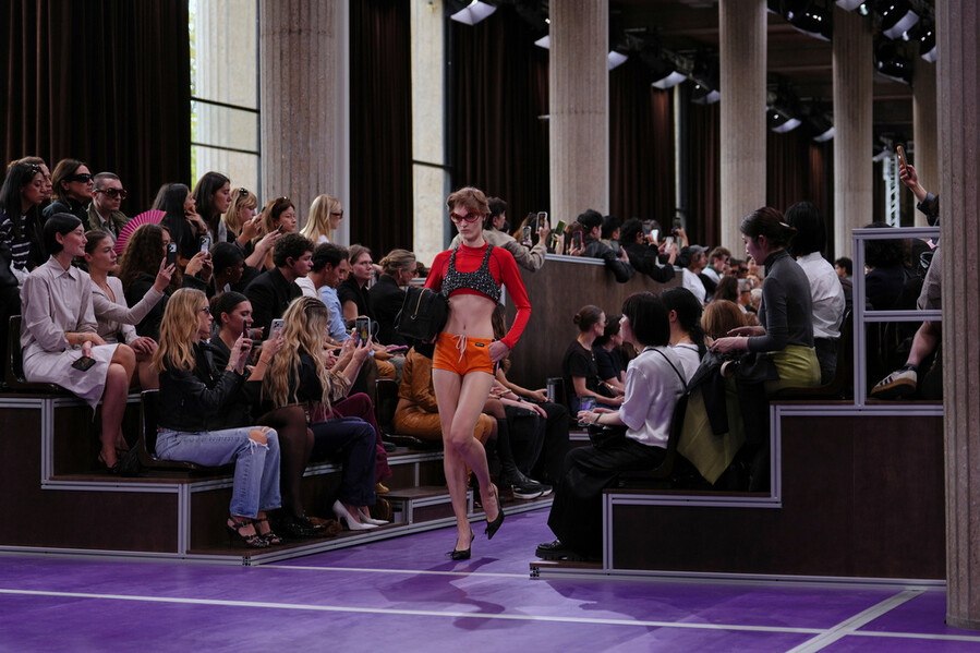 miu_miu_show_17_51b5c7e87dc2c3e5.jpg