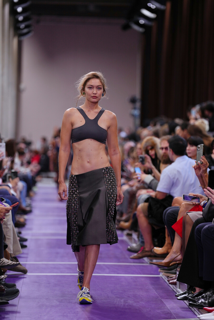 miu_miu_show_3_47da7dd9afd8ca60.jpg