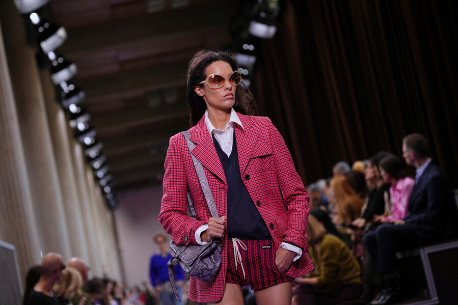 miu_miu_show_5_3660dc65aba62338.jpg