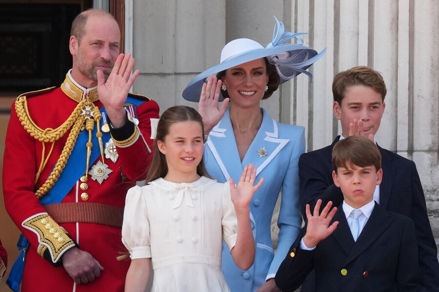 kate_and_charlotte_4_f3e28ecad9e22b5d.jpg