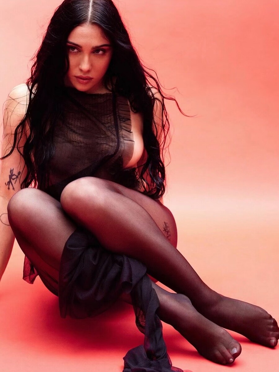 madonna_kai_lourdes_4_14b18bb45584ea01.jpg