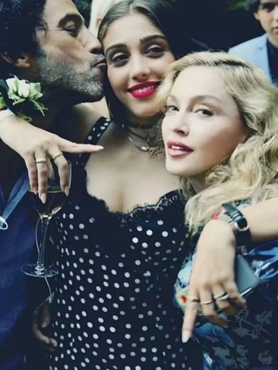 madonna_kai_lourdes_8_3e4f6359c62dac23.jpg