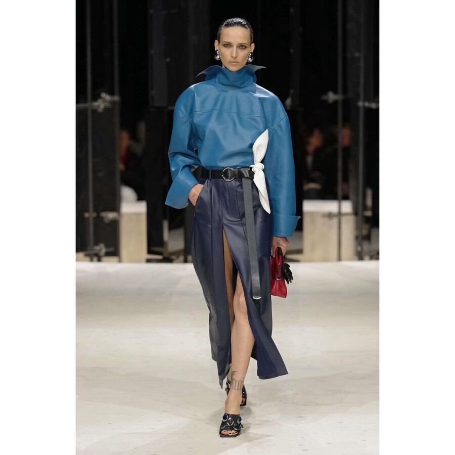 fashion as art 090dd46a8db743b3