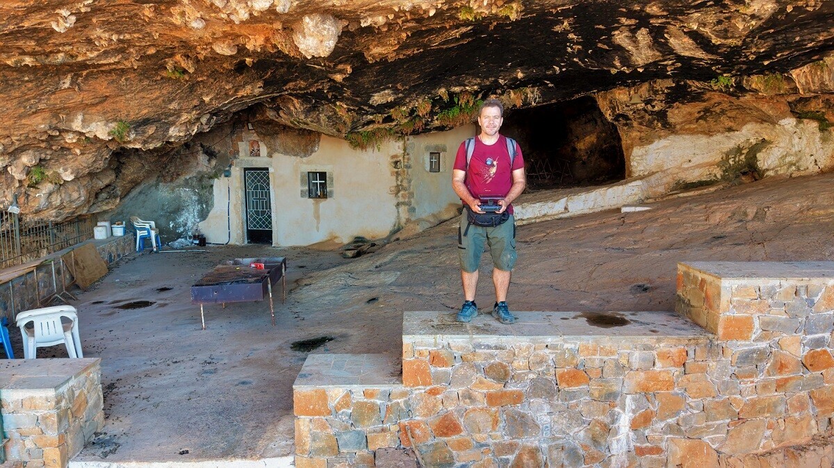Happy Traveller: Ο Ευτύχης Μπλέτσας ακολουθεί τα βήματα του Ζορμπά και ...