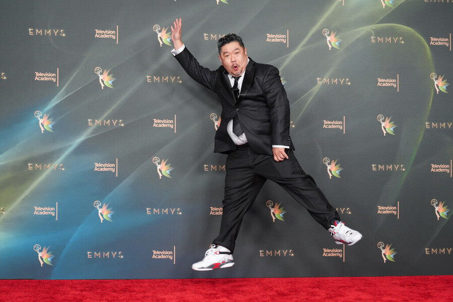 eric_bauza_bags_bunny_2_4690fd17e74a5025.jpg