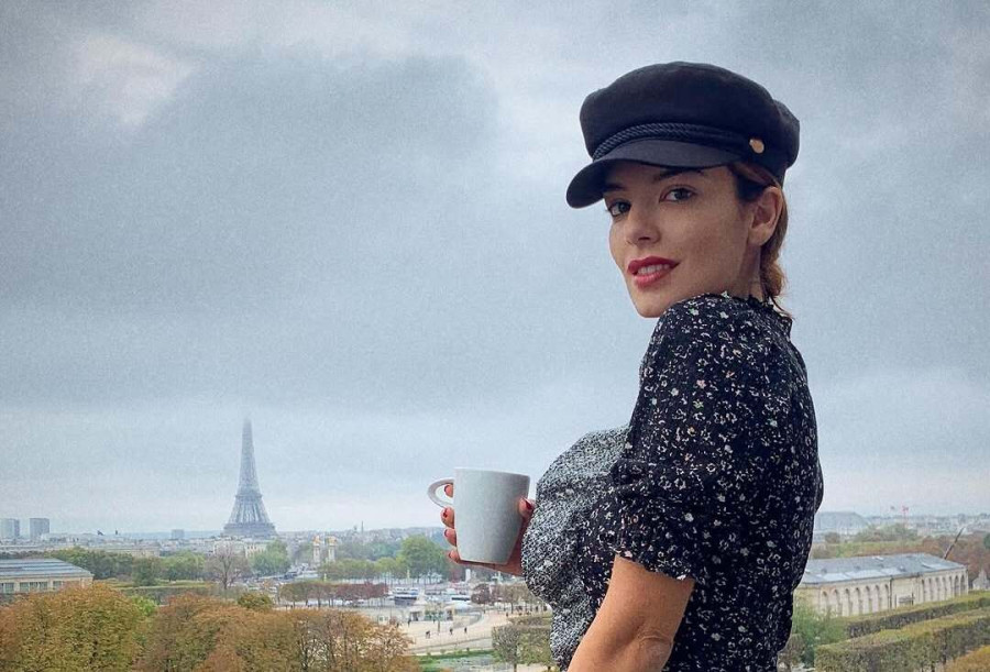 Νικολέττα Ράλλη: Πετάχτηκε μέχρι το Παρίσι και φωτογραφήθηκε πιο σέξι από ποτέ φορώντας εσώρουχα