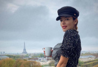 Νικολέττα Ράλλη: Πετάχτηκε μέχρι το Παρίσι και φωτογραφήθηκε πιο σέξι από ποτέ φορώντας εσώρουχα