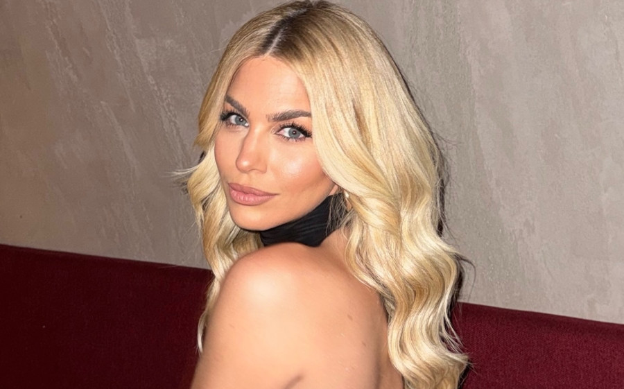 Βάλια Χατζηθεοδώρου: Δηλώνει σχεσάκιας, αλλά πια πιο κοντά στο παιδί, παρά στον γάμο (και δεν της την πέφτουν κιόλας)