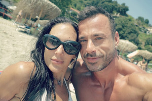 Ανθή Βούλγαρη: Πήγε στη Λειτουργία του Δεκαπενταύγουστου με τον γιο της - Το «ευχαριστώ» του συζύγου της στην Παναγία
