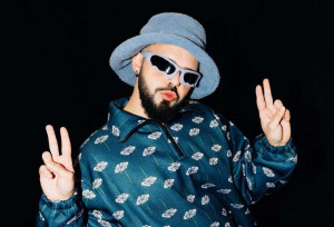 Eurovision 2026: Ο Akylas ξεσήκωσε το Άμστερνταμ στο μεγάλο pre-party του διαγωνισμού