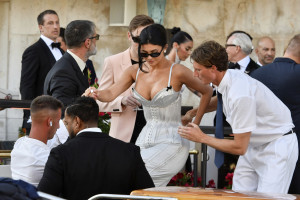 Το απρόσμενο trick της Kylie Jenner για πιο σμιλεμένο πρόσωπο