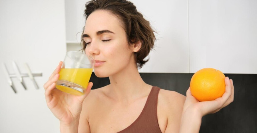 Είναι όντως το πρωινό η καλύτερη στιγμή για να πίνουμε χυμό φρούτων;