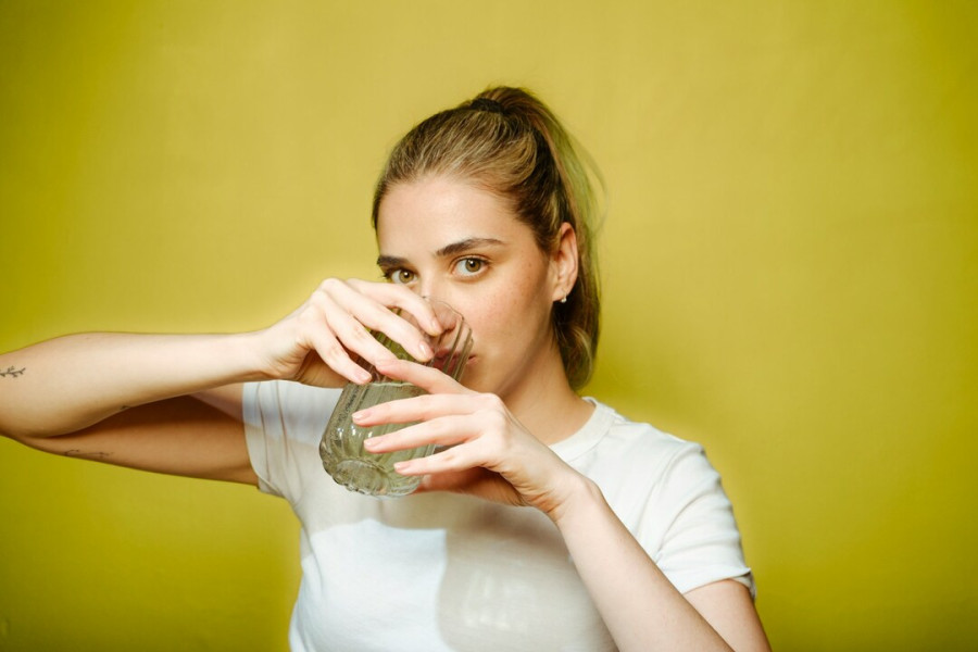 Αφυδάτωση: Τα πρώτα σημάδια που δείχνει το σώμα και δεν πρέπει να αγνοήσεις