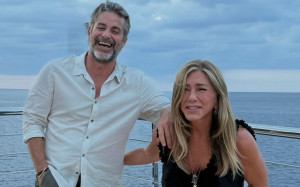 Jim Curtis: Ο Έλληνας σύντροφος της Jennifer Aniston έρχεται στην Αθήνα για έναν ξεχωριστό λόγο