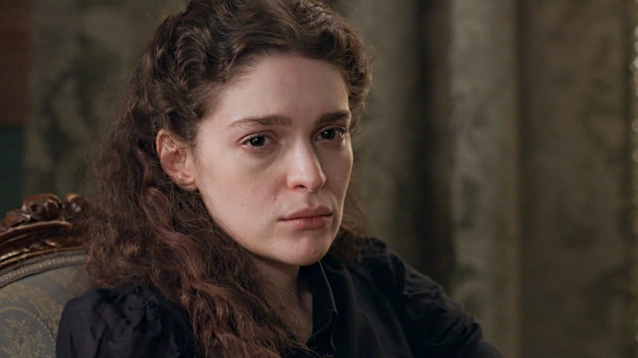 Grand Hotel: Η Αλίκη δείχνει να έχει παραιτηθεί από τα πάντα