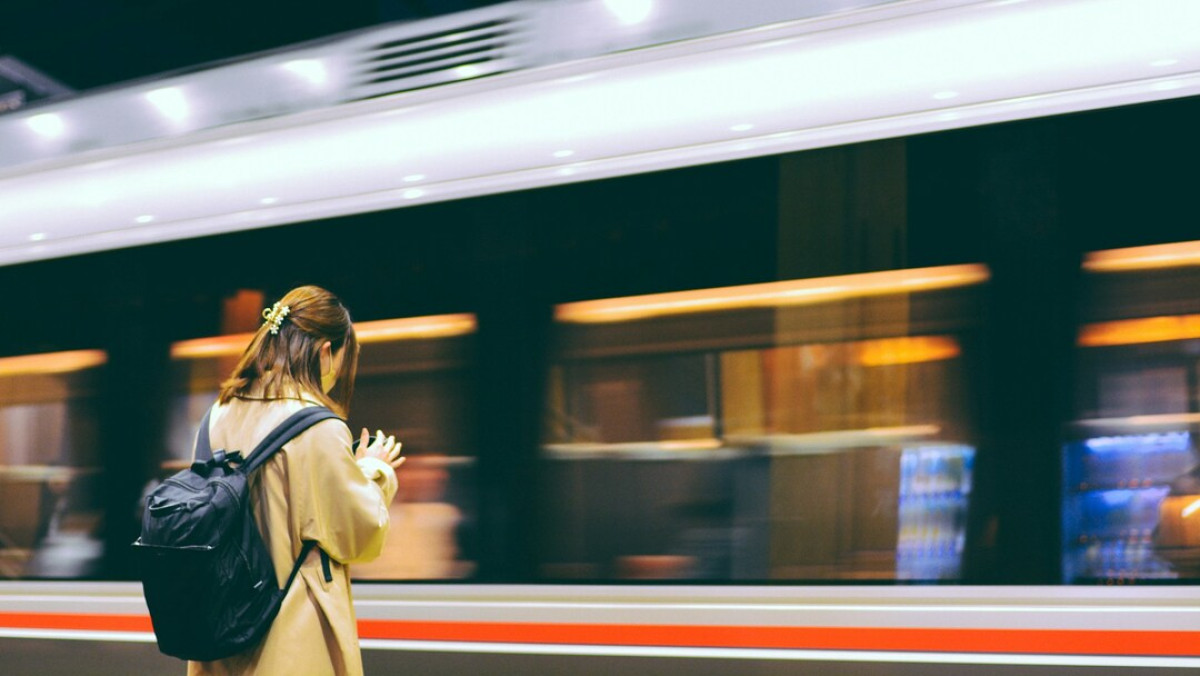 Τρόποι να απολαμβάνεις τη διαδρομή στα ΜΜΜ, γιατί η ζωή είναι πολύ μικρή για να βαριέσαι
