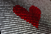 Πώς θα καταλάβεις ότι το άτομο που μιλάς στο dating app κάνει bio-baiting ώστε να πας παρακάτω... τρέχοντας;