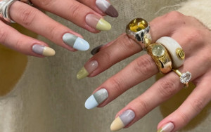 Pill Nails: Το manicure trend που κάνει τα νύχια να μοιάζουν με… πολύχρωμες κάψουλες