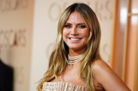 Η Heidi Klum απαντά στο body shaming: Μια ελευθερία που μας απελευθερώνει όλους