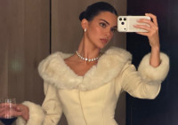 Η Kendall Jenner επαναφέρει το εμβληματικό κολιέ της Grace Kelly