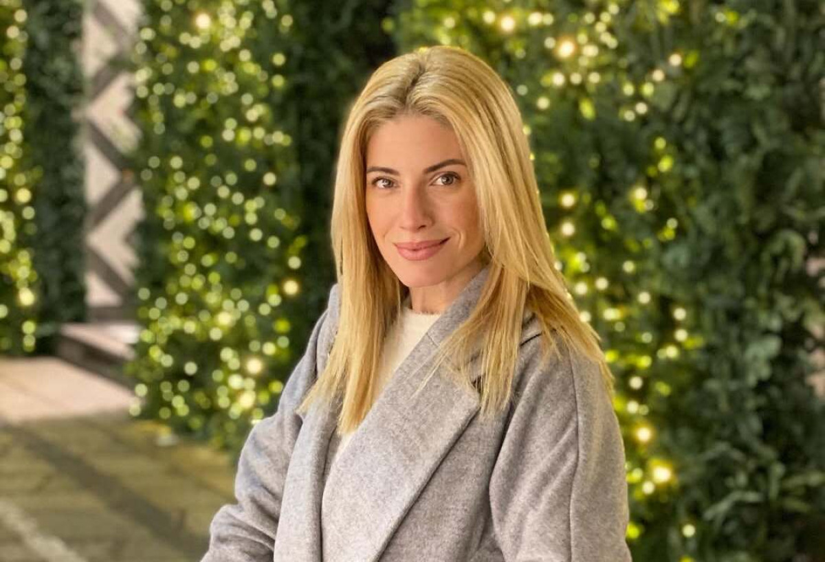 Ευαγγελία Αραβανή: Η γενέθλια τούρτα τίγκα στα κεράκια που, αν είχε φωνή, θα έλεγε «είναι πολλά» με τη φωνή της Θεοπούλας