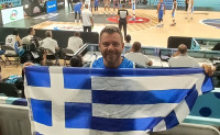 Ευτύχης Μπλέτσας: Μπροστάρης στην υποδοχή της Εθνικής ομάδας μπάσκετ λίγο πριν τον αποψινό αγώνα με την Τουρκία