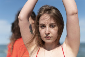 Αφυδάτωση ή ξηρότητα; Η διαφορά που πολλές μπερδεύουν και το μικρό τεστ που ξεκαθαρίζει τι συμβαίνει