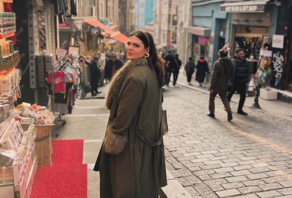 Έγιναν τα αποκαλυπτήρια! Η Δανάη Μπάρκα μάς έδειξε για πρώτη φορά -κανονικά- τον σύντροφό της με αφορμή τη γιορτή του!