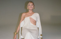 Η Elsa Hosk τόλμησε το see-through φόρεμα και έλαμπε κυριολεκτικά