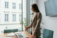CEO Mindset: Πώς να ξυπνήσετε στις 5 π.μ. και να απογειώσετε την απόδοσή σας