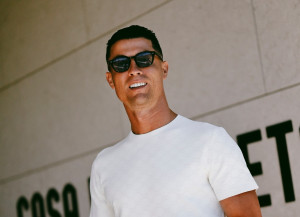 Cristiano Ronaldo: Η μάχη κοιλιακών με τον 15χρονο γιο του που έκανε το Instagram να παραμιλά
