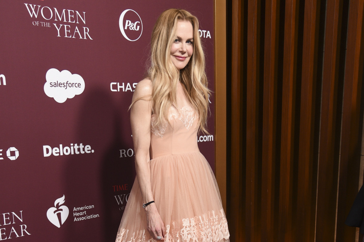 Το νέο «bright honey» blonde της Nicole Kidman είναι η πιο όμορφη απόχρωση του καλοκαιριού