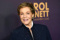 Η νίκη της Julie Andrews στα Emmy σηματοδοτεί μια πρωτιά για τη σειρά «Bridgerton»
