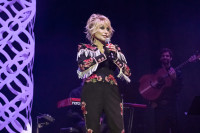 Dolly Parton: Πόλεμος για την αυτοκρατορία των 450 εκατομμυρίων δολαρίων