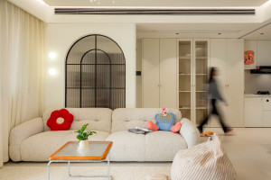 DIY κατασκευή: Δημιουργήστε μόνοι σας μια διακοσμητική αψίδα για να σπάσετε τη μονοτονία του χώρου