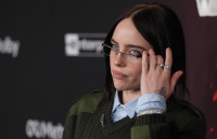 Η προσέγγιση της Billie Eilish στο «Sheer Trend» ήταν η απόλυτη grunge τελειότητα