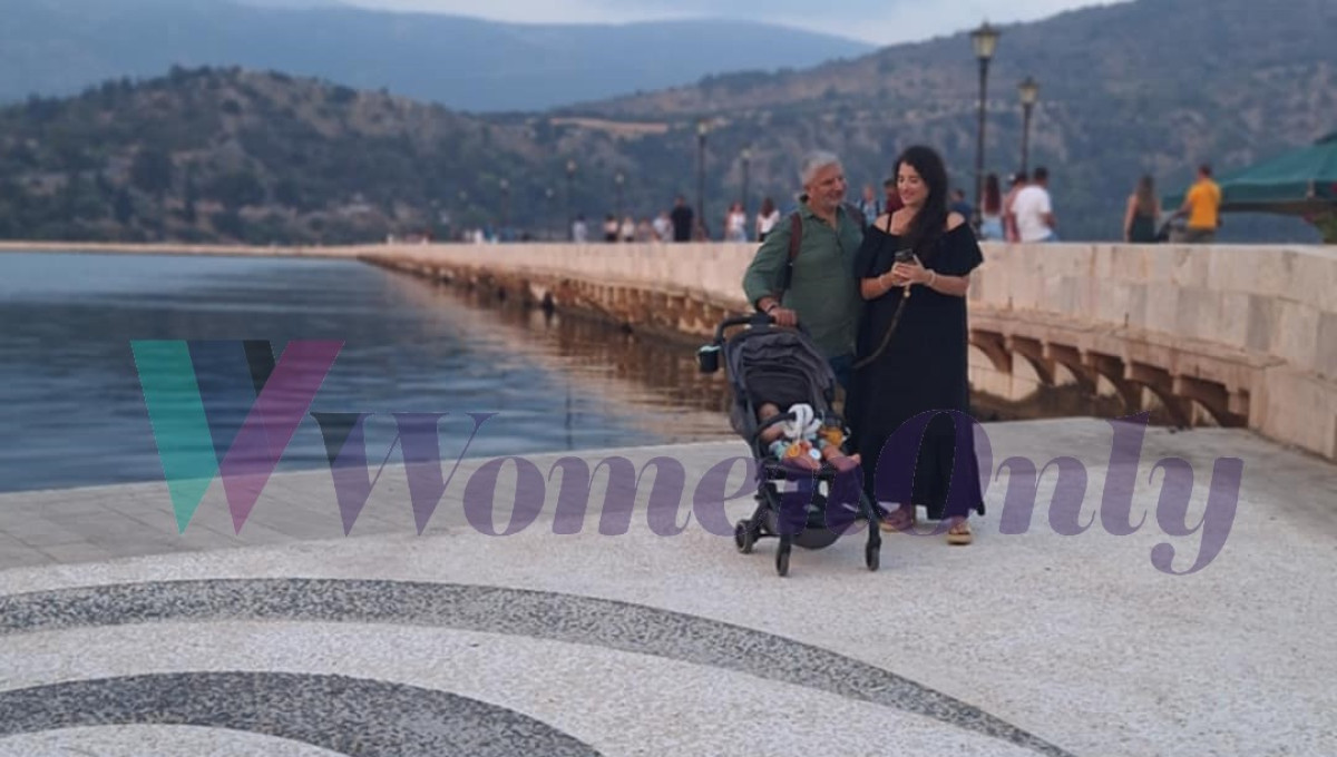 Γιώργος Πατούλης - Νάνσυ Κοιλού: Βόλτες με τον γιο τους και selfies στο Αργοστόλι (Αποκλειστικές φωτογραφίες)