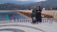 Γιώργος Πατούλης - Νάνσυ Κοιλού: Βόλτες με τον γιο τους και selfies στο Αργοστόλι (Αποκλειστικές φωτογραφίες)