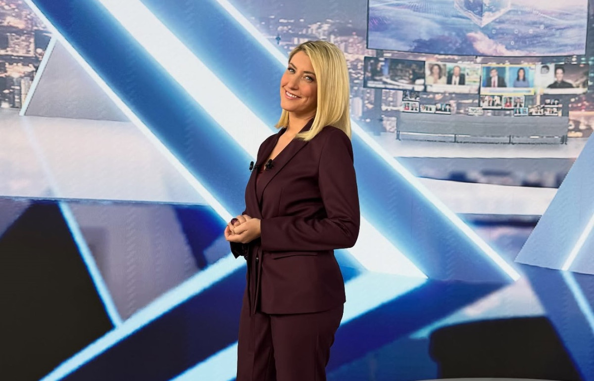 Σία Κοσιώνη: Ο ρόλος που θα υποδυθεί στο θέατρο, τα νούμερα τηλεθέασης και το μυστικό της λάμψης της