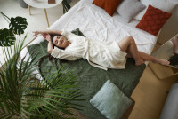 3 λόγοι που θα σε κάνουν να προσθέσεις φυτά στο υπνοδωμάτιό σου