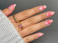 Blush Nails: Η πιο γλυκιά τάση της K-Beauty που απογειώνει το κλασικό μανικιούρ