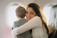 Μαίρη Συνατσάκη: Η κόρη της σε ρόλο μικρής fan του Ίαν Στρατή και η νονά Ντορέττα που απαθανάτισε τη στιγμή